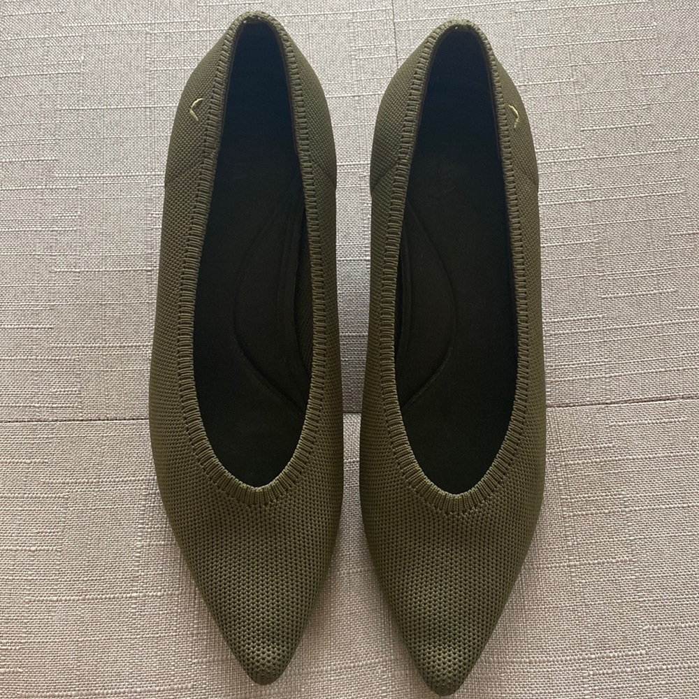 Green shoes